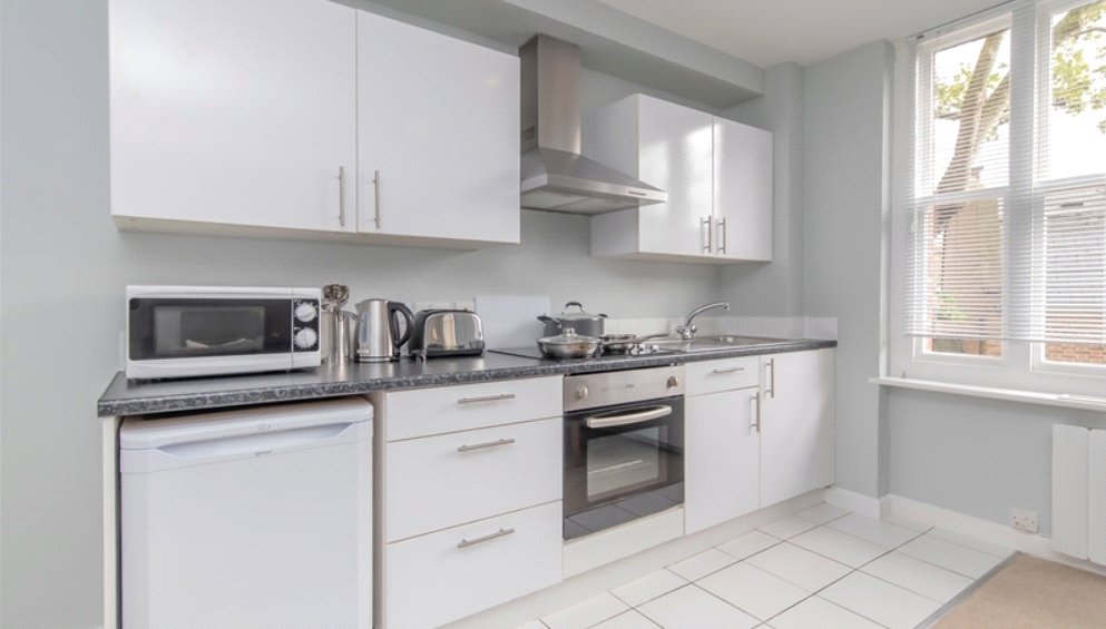 1 bedroom Flat, Hill Street, Mayfair, W1J - Available, Image 2
