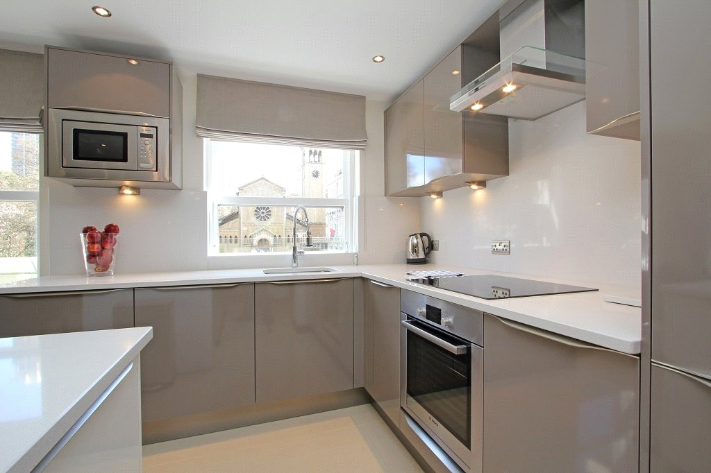 3 bedroom Flat, Ennismore Gardens, London, SW7 - Available, Image 2