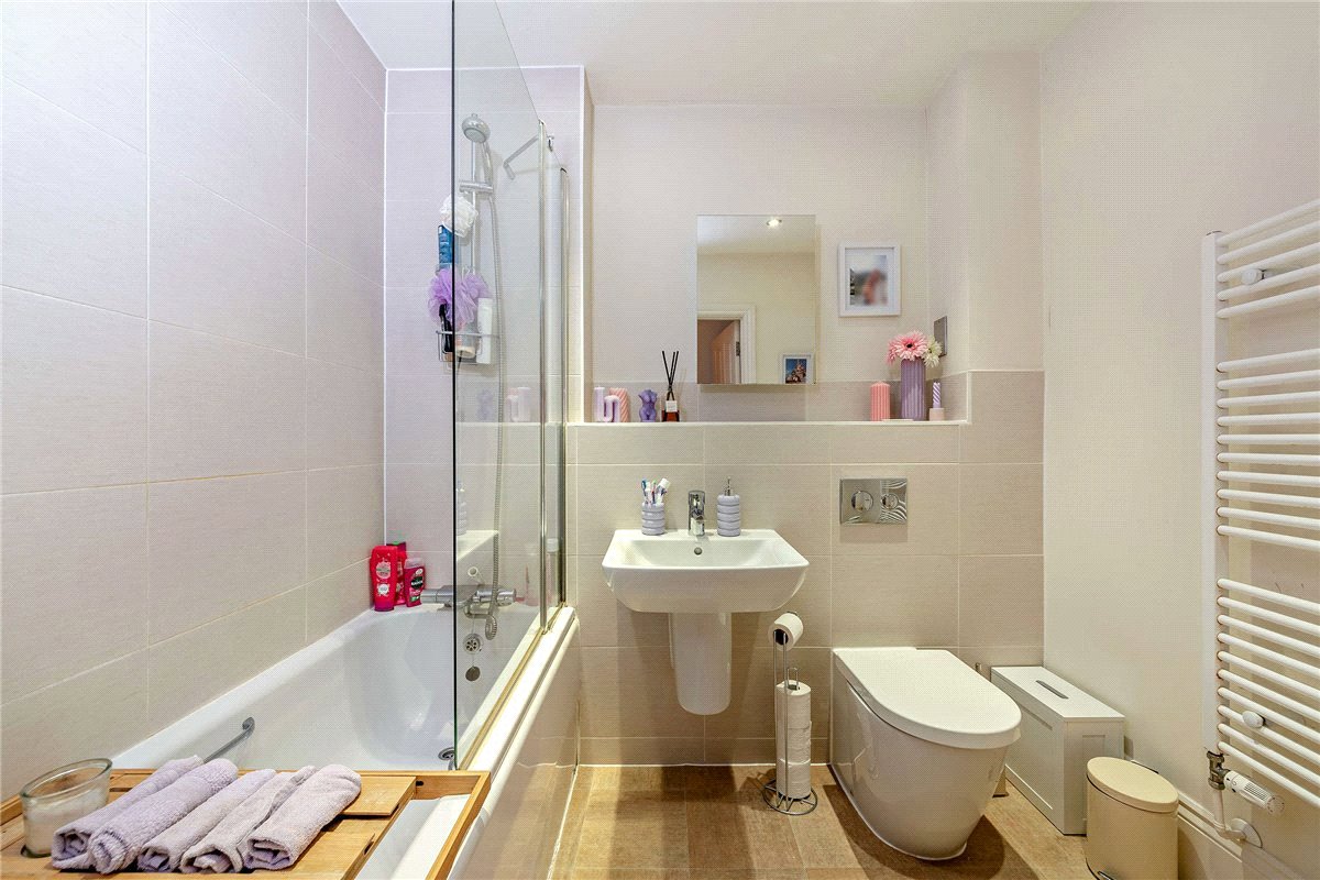 1 bedroom Flat, Luker Court, Ireland Drive, RG14 - Sold STC, Image 4