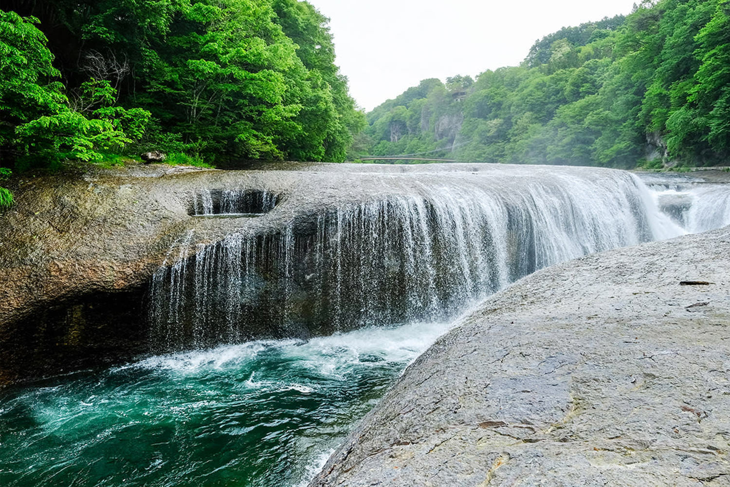 川口隆　「Water Fall」F3 Ozone no Taki Waterfall has three tiers and a 6-metre drop
