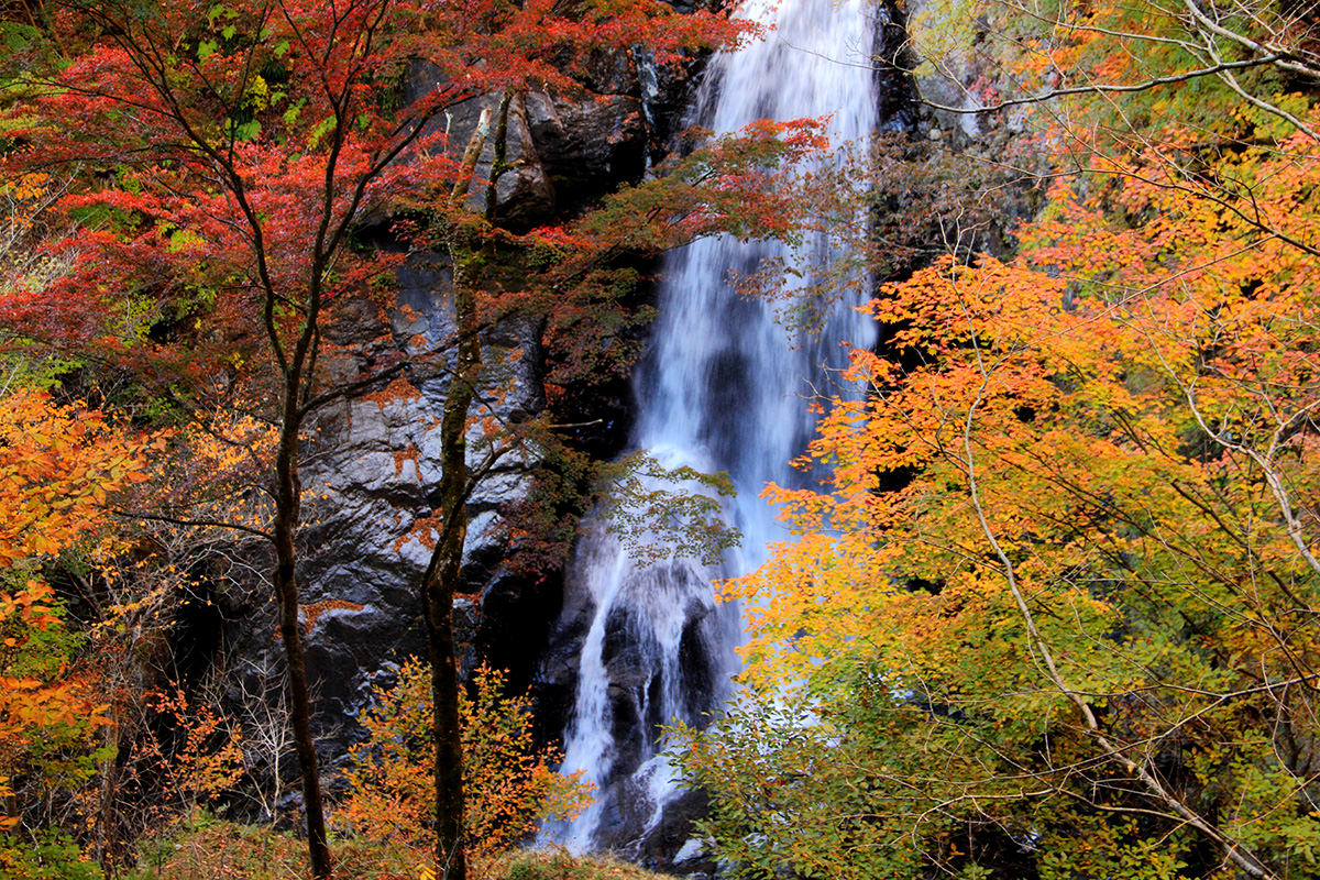 Konaka Otaki Waterfall