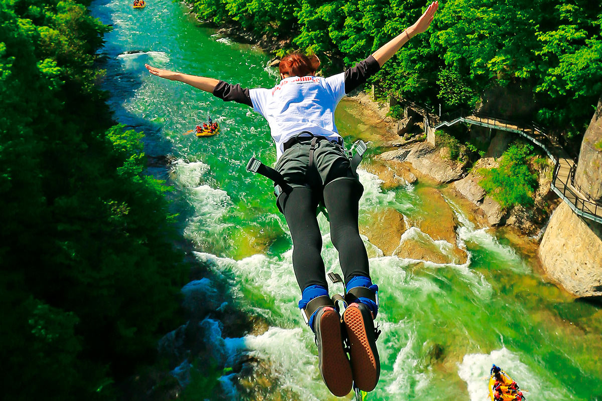 Bungee Jumping in Minakami  Gunma Official Tourist Guide