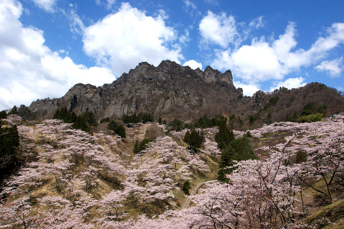 妙義山