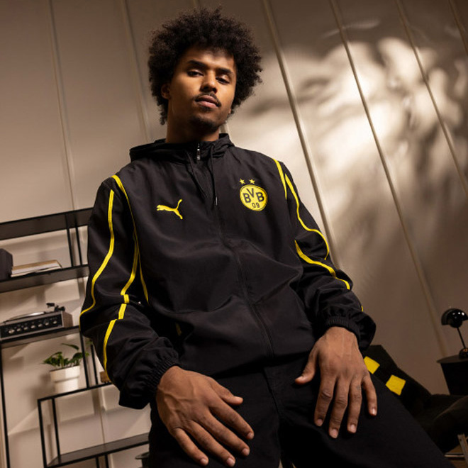 PUMA BVB 09 ドルトムント　フード付きジャケット Lサイズ PUMA BVB 09 ドルトムント フード付きジャケット Lサイズ