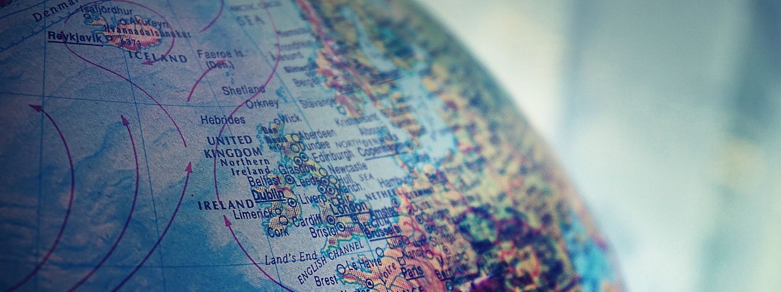 Which country do the most progressive accounting firms come from?