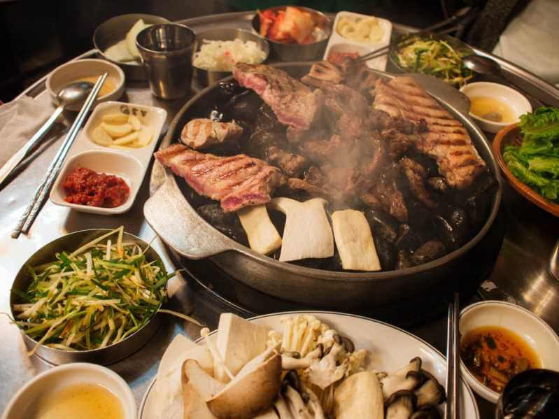Im Seoulkitchen bekommst du leckeres koreanisches BBQ (Symbolbild) | Quelle: Shutterstock \[…\]