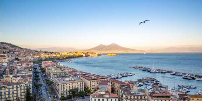Vista di Napoli da Posillipo – Fonte: Shutterstock \[…\]

[Leggi t](https://quisine.quandoo.it/guide/dove-mangiare-napoli-pozzuoli-posillipo/attachment/shutterstock_632797013-2/)
