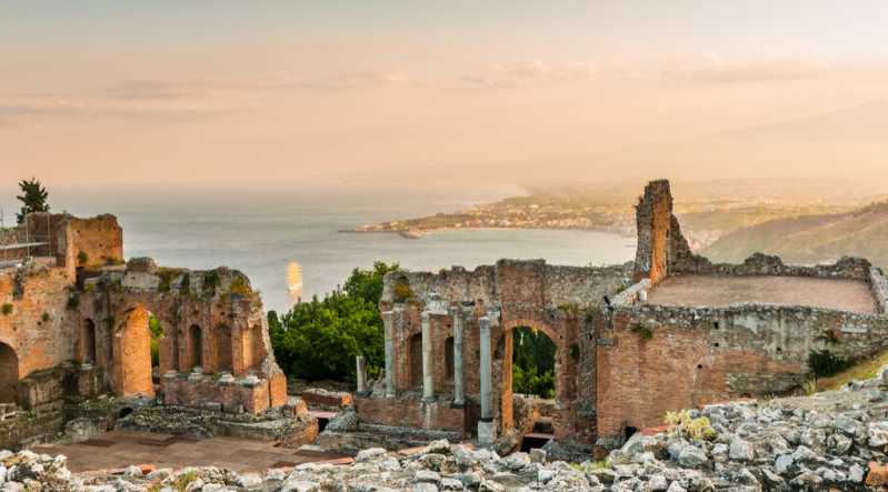 Le rovine del tempio greco di Messina – Fonte: Shutterstock \[…\]