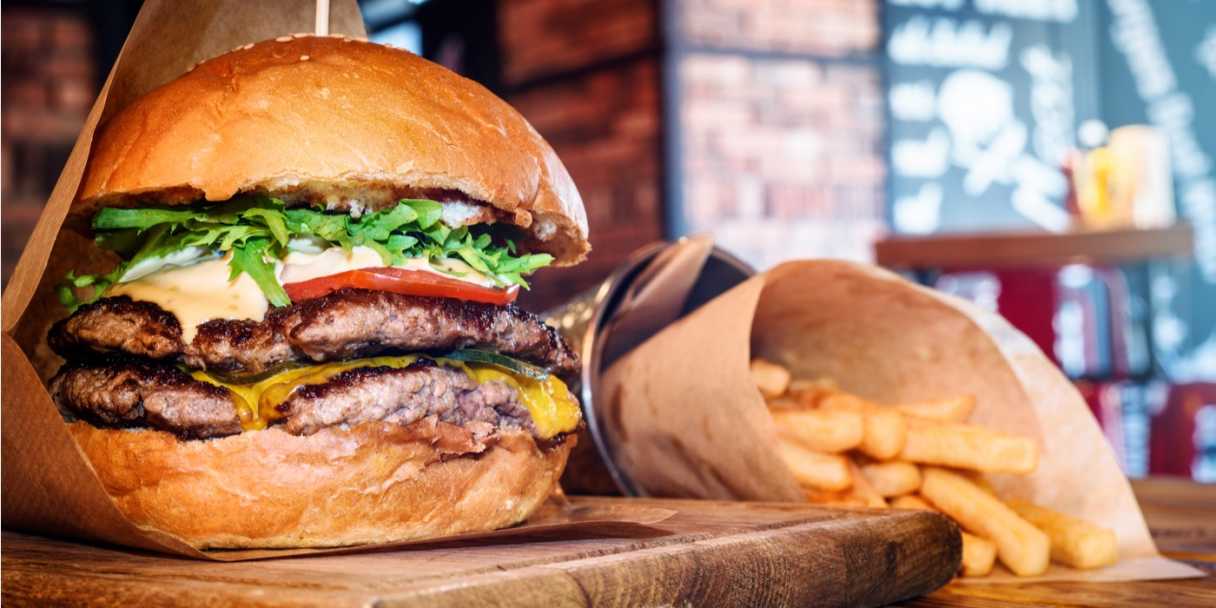 Migliore Hamburger Milano – Fonte: Shutterstock \[…\]

[Leggi tutto](https://quisine.quandoo.it/guide/migliori-hamburger-milano-menu-prezzi/attachment/shutterstock_520371322/)