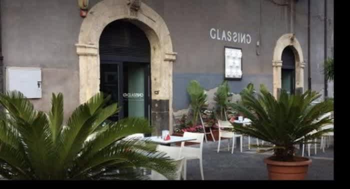 Glassing Ristorante – Fonte: Quandoo \[…\]

[Leggi tutto…](https://quisine.quandoo.it/guide/ristoranti-strani-catania-particolari-menu/attachment/gla/)