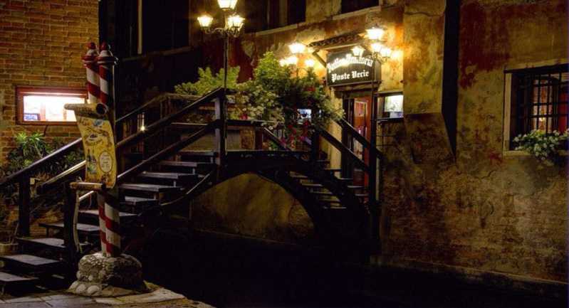 L’ingresso dell’Antica Trattoria Poste Vecie, ristorante particolare di Venezia – Fonte: Quandoo \[…\]