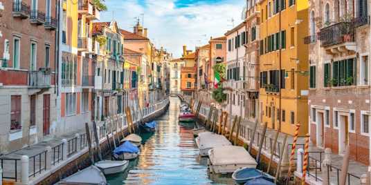 Ristoranti strani Venezia – Fonte: Shutterstock \[…\]

[Leggi tutto&#](https://quisine.quandoo.it/guide/ristoranti-strani-venezia-particolari/attachment/shutterstock_1283964424/)