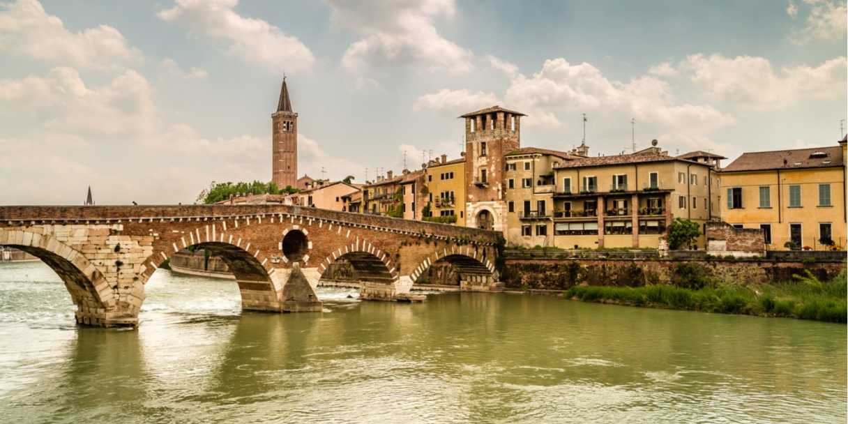Verona – Fonte: Shutterstock \[…\]

[Leggi tutto…](https://quisine.quandoo.it/guide/ristoranti-verona-con-vista/attachment/shutterstock_1413522785/)