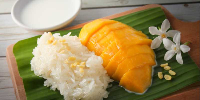 Dessert a base di riso e mango – Fonte: Shutterstock \[…\]

[Leggi tutto](https://quisine.quandoo.it/guide/milano-guida-al-cibo-thailandese/attachment/shutterstock_412446292/)
