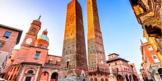 Ristoranti Bologna Dove Mangiare – Fonte: Shutterstock \[…\]

[Leggi tutt](https://quisine.quandoo.it/guide/ristoranti-bologna-dove-mangiare/attachment/shutterstock_669649624-2/)