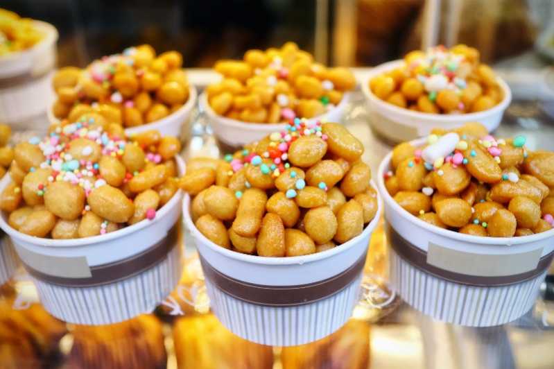 Non è un Natale come si deve senza degli struffoli a tavola – Fonte: Shutterstock. \[…\]