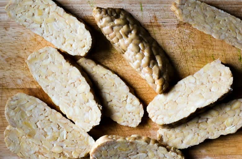 Close up of tempeh sliced up 