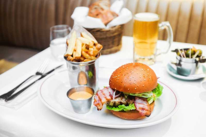 Beer and burger, NYC-style. Source: Quandoo \[…\]

[Read More…](https://quisine.quandoo.co.uk/guide/16-best-burger-restaurants-london/attachment/jackon-and-rye/)