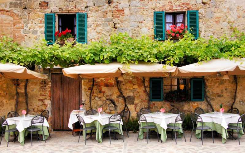 \[…\]

[Read More…](https://quisine.quandoo.co.uk/guide/the-5-best-wine-bars-in-tuscany/attachment/restaurant-tuscany-italy-outdoor-tables/)