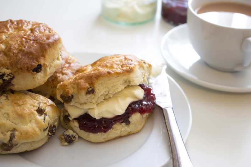 Tea and scones done Devon-style. Source: Shutterstock \[…\]

[Read More…](https://quisine.quandoo.co.uk/guide/5-best-uk-food-breaks/attachment/british-tea-and-scones/)