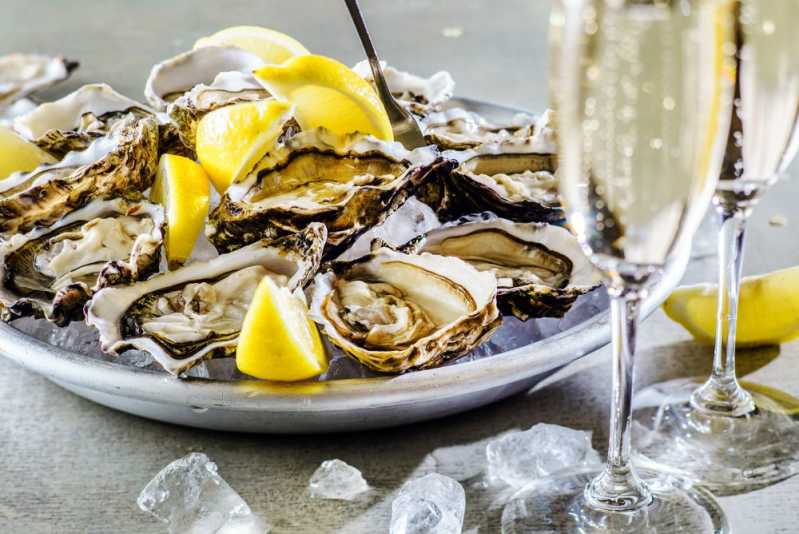 Champagne and oysters, anyone? Source: Quandoo \[…\]

[Read More…](https://quisine.quandoo.co.uk/guide/best-seafood-restaurants-brighton/attachment/riddle-and-finnscomp_/)