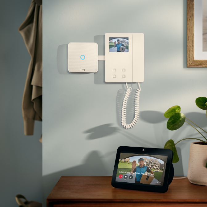 Intercom Video an einer Wand installiert.