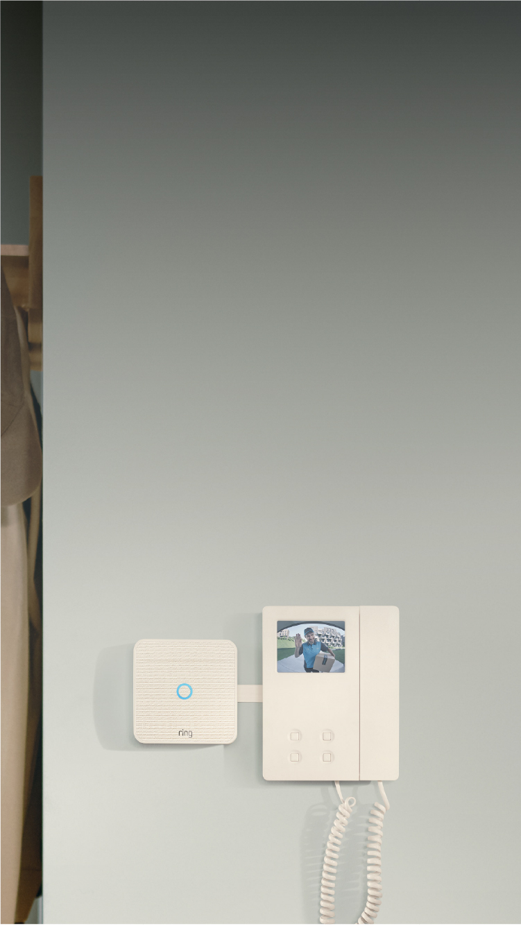 Ring Intercom Video installato su una parete.