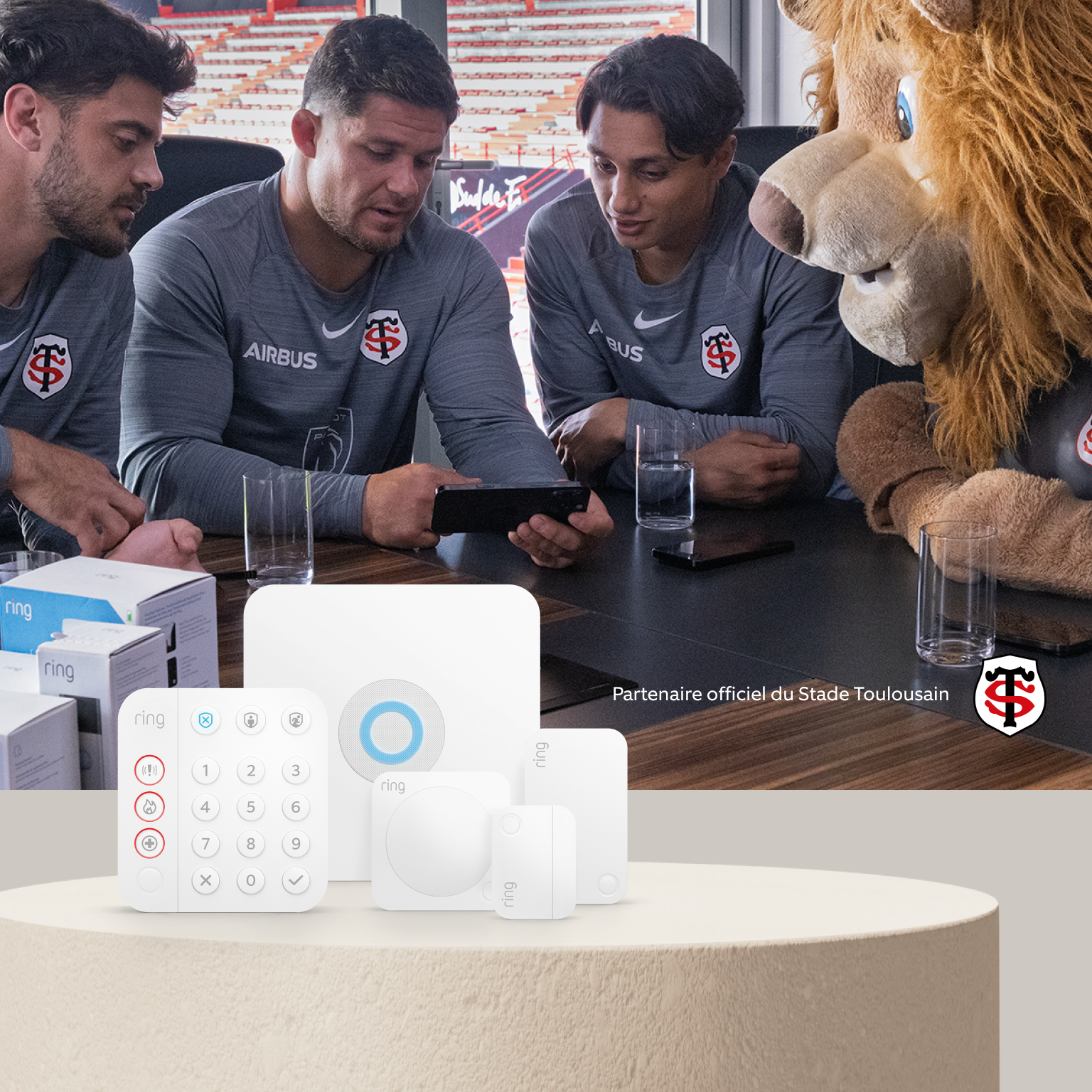 L'équipe de rugby de Toulouse avec le Kit Ring Alarm.