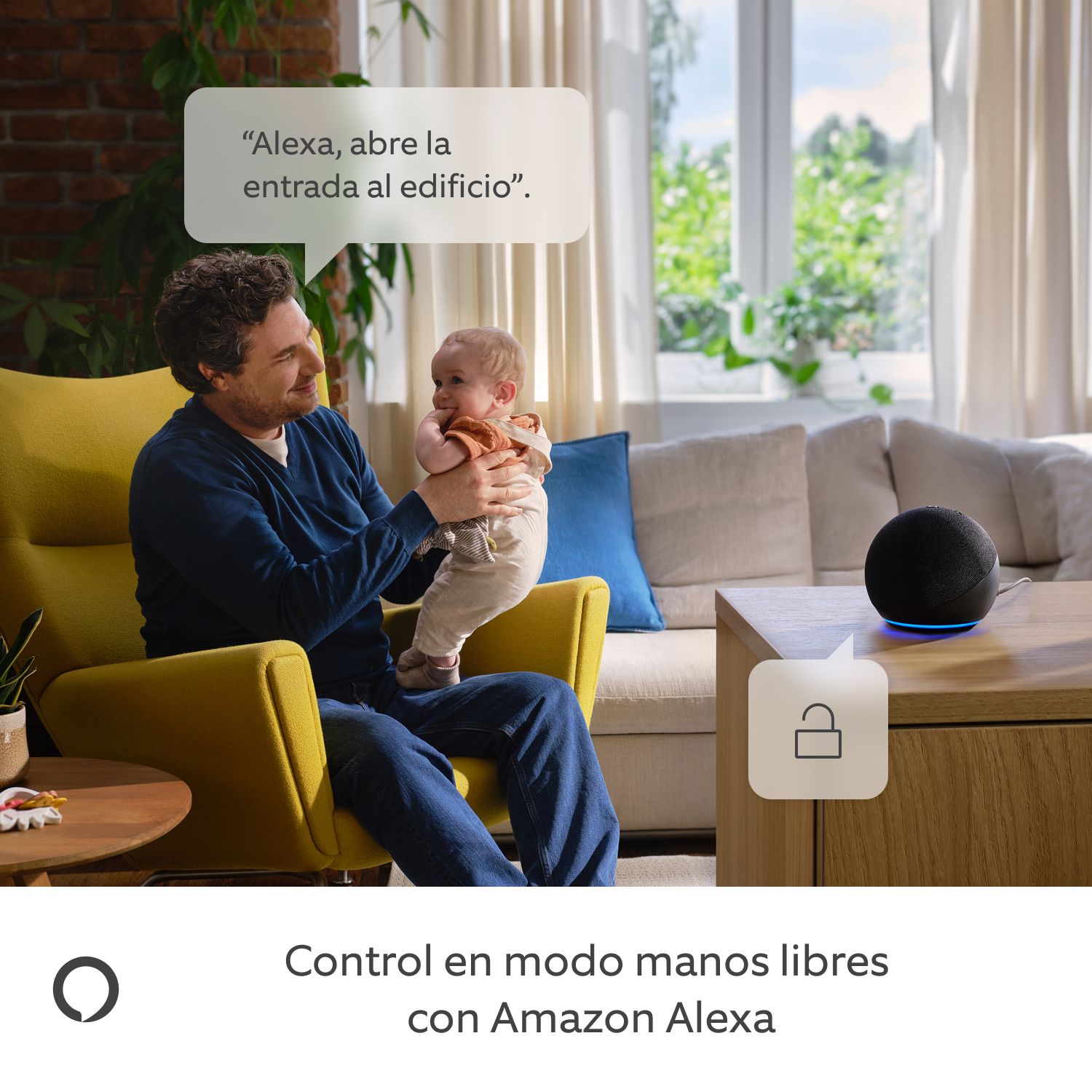 Ring Intercom Audio - Un padre con su hijo en brazos hablando con Alexa.