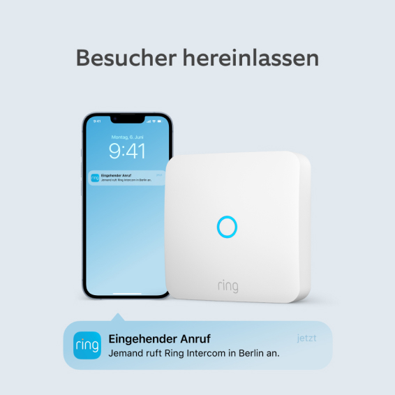 Ring Intercom neben Smartphone mit eingehendem Anrufbildschirm und Benachrichtigung zur Besucherfreigabe über Ring App.
