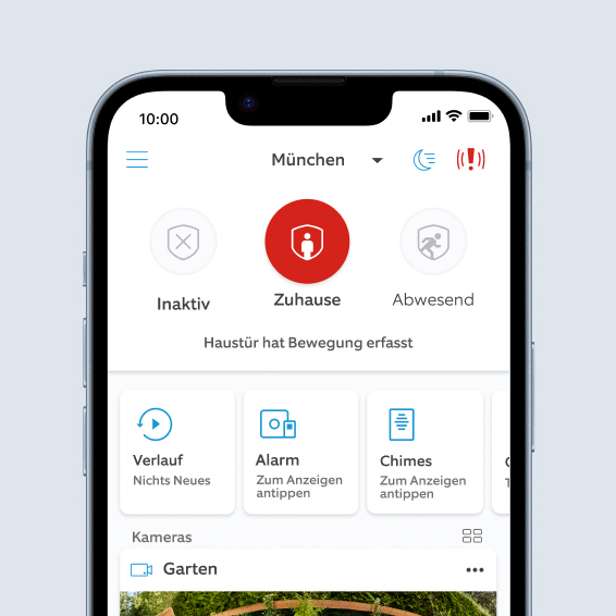 Smartphone zeigt Ring-App-Dashboard mit Sicherheitsmodi, Gerätestatus und Live-Kamerabild an der Haustür.