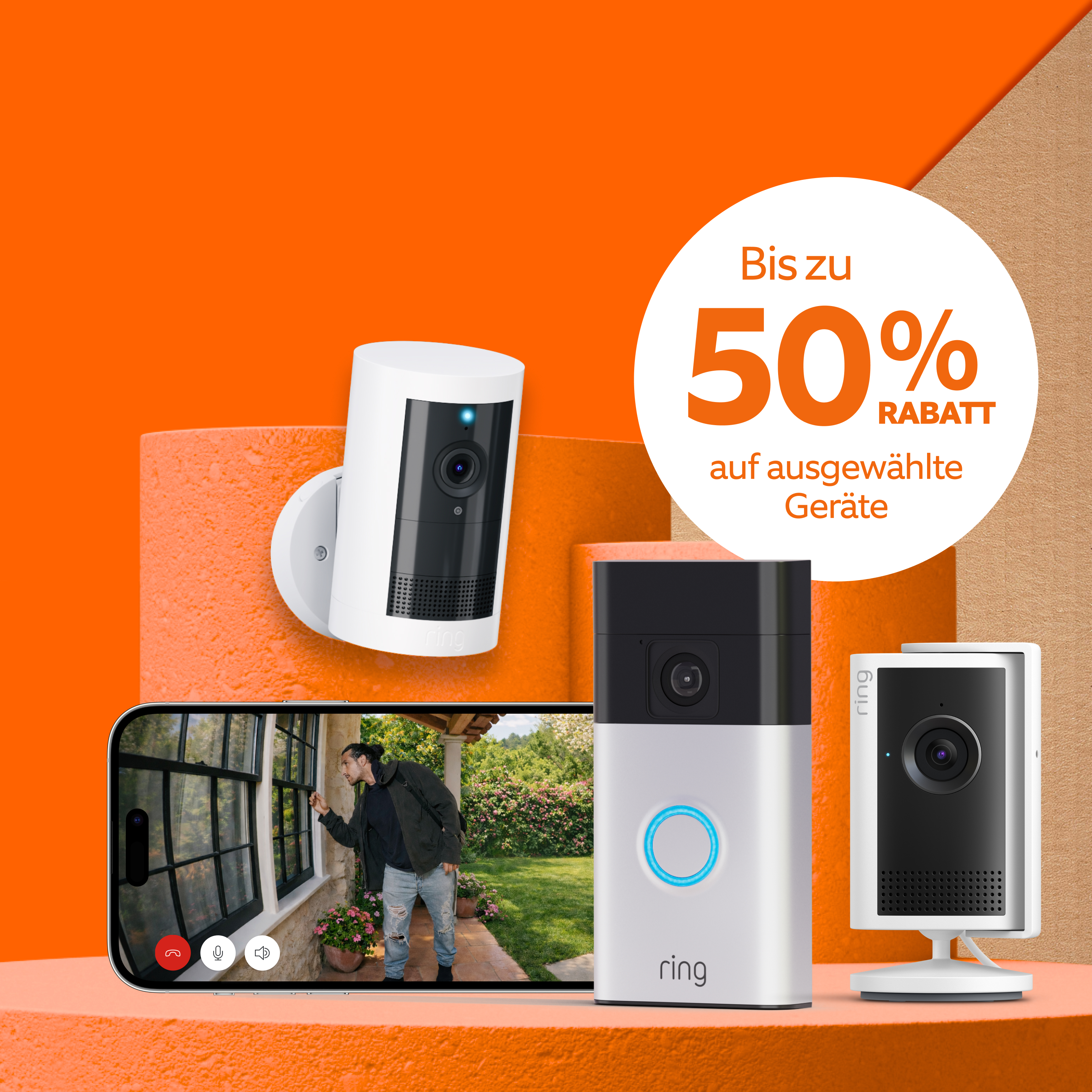 Oranger Hintergrund mit Ring Video Doorbell und Ring Innen- und Außenkameras. Text zeigt bis zu 50% Rabatt auf ausgewählte Geräte.
