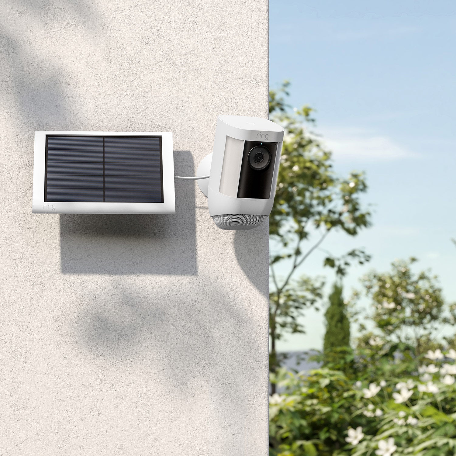 Solar Panel USB-C (Stick Up Cam, Outdoor Camera Plus, Stick Up Cam Pro, Spotlight Cam Plus, Spotlight Cam Pro, Alarm Outdoor Siren) - White