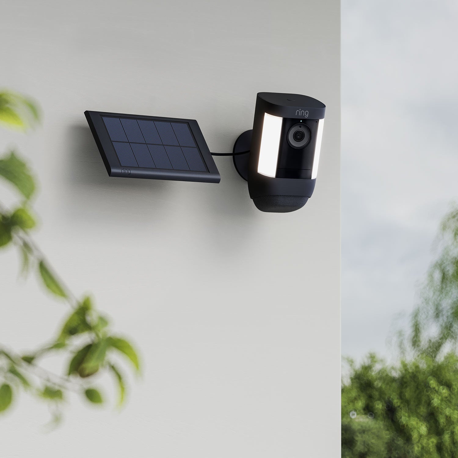 Small Solar Panel USB-C (Stick Up Cam, Stick Up Cam Pro, Spotlight Cam Plus, Spotlight Cam Pro, Outdoor Camera Plus) - Black