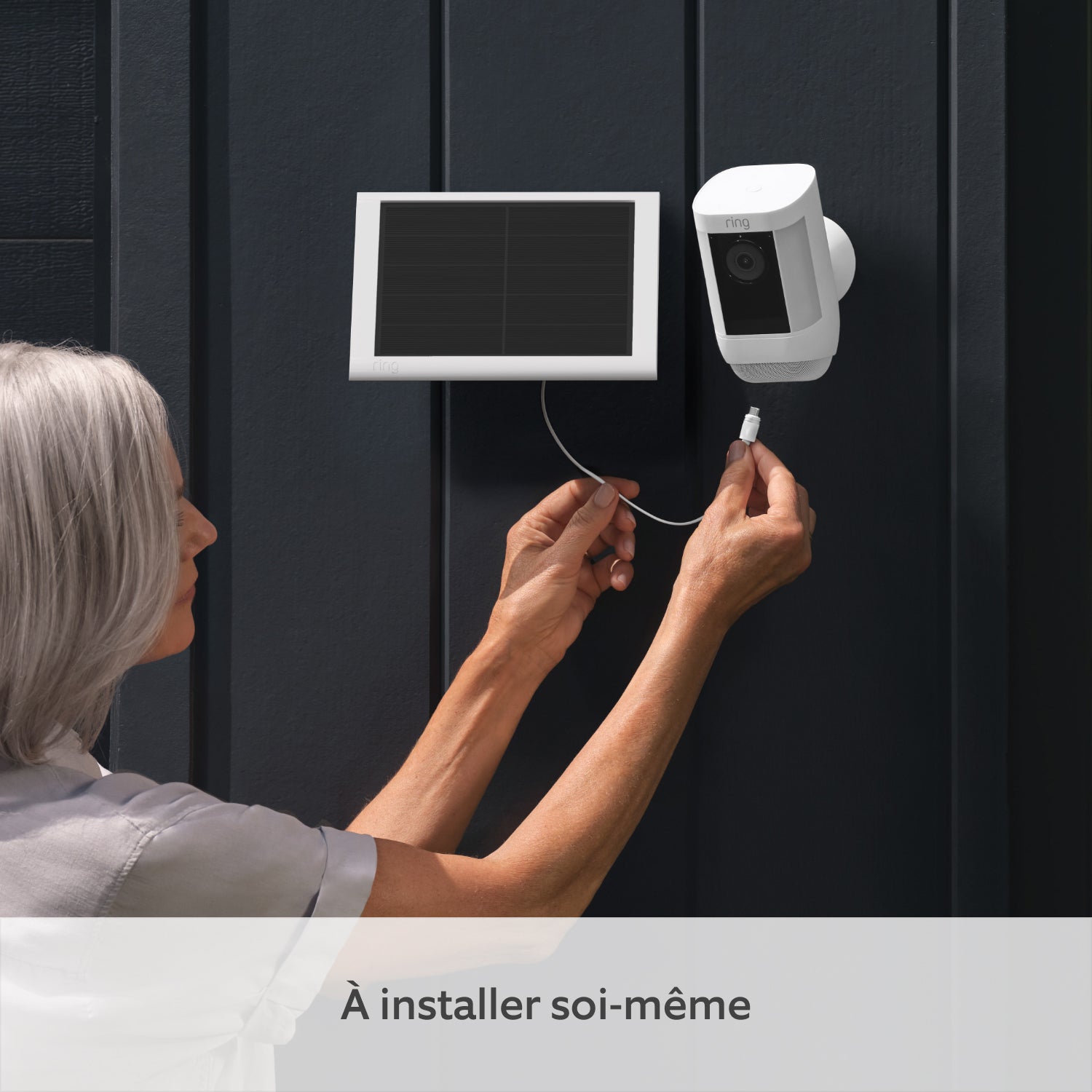 Lot de 4 caméras Spotlight Pro solaires (Spotlight Cam Pro) - Blanc