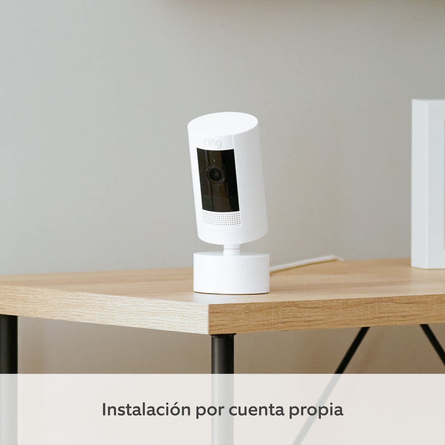 Cámara exterior con enchufe con montura orientable (Stick Up Cam) - Stick Up Cam Plug-In con montura orientable