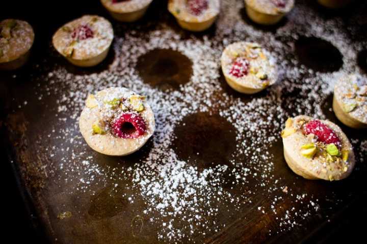 Sparkle Kitchen: Raspberry Friands