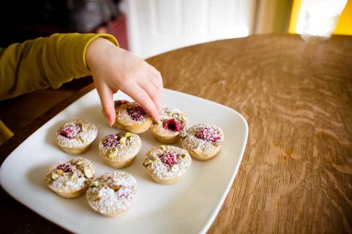 raspberry friands 6 |www.sparklesotires.com| so many fairies