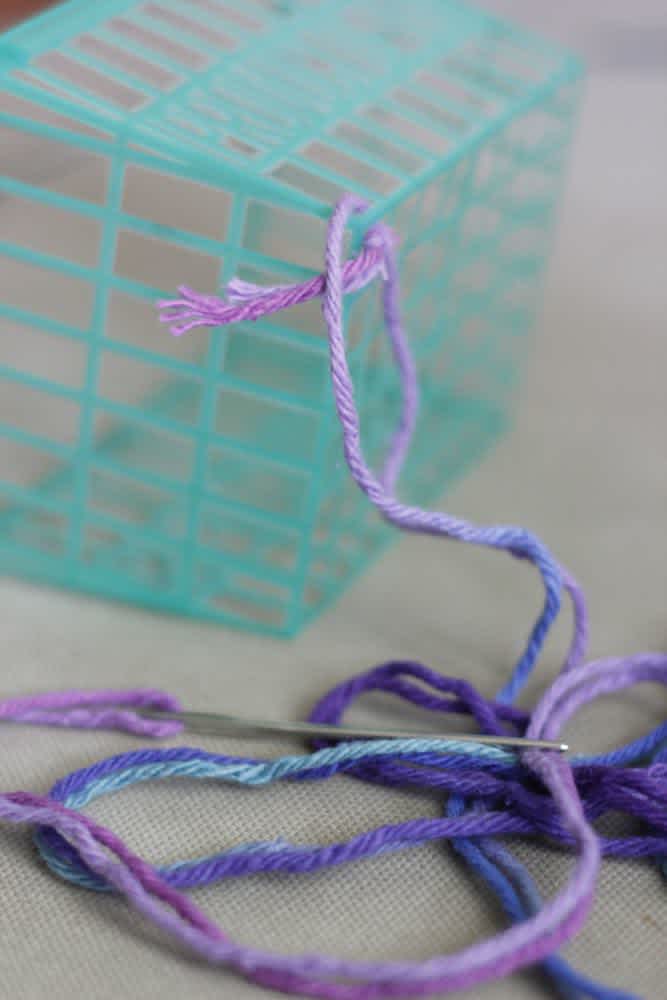 Attaching-the-Yarn-for-Woven-Berry-Baskets