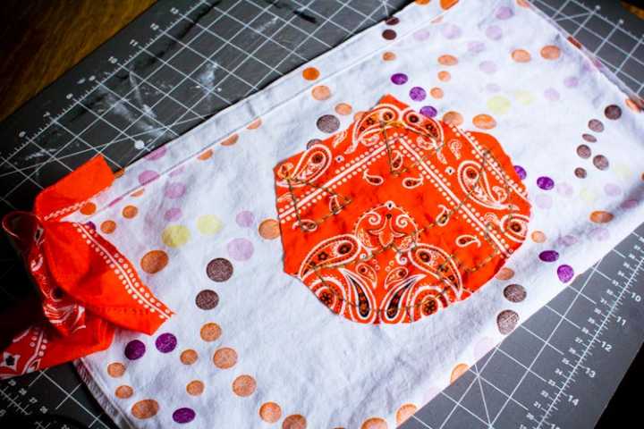 pillowcase cross-body trick-or-treat bag 13 |www.sparklestories.com| by thistle by thimble