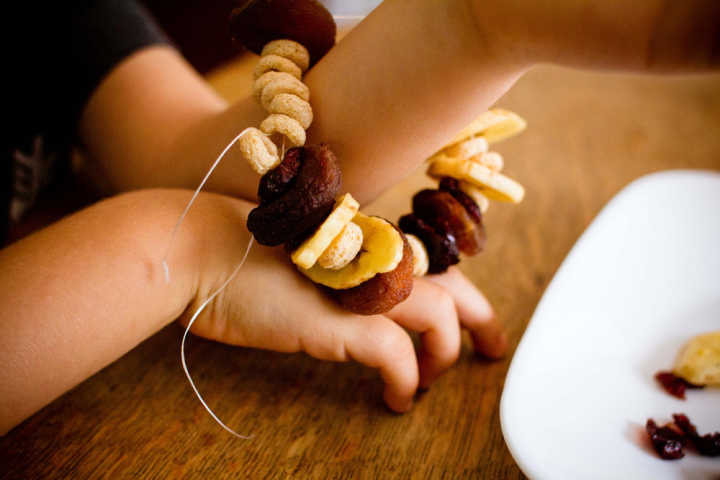 Sparkle Kitchen: Healthy "Candy" Necklaces