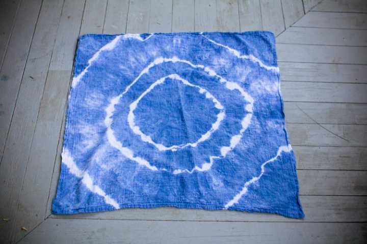 indigo tie dyed napkins 3 |www.sparklesotires.com| by thistle by thimble