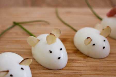 Sparkle Kitchen: Hard Boiled Egg Mice Snacks