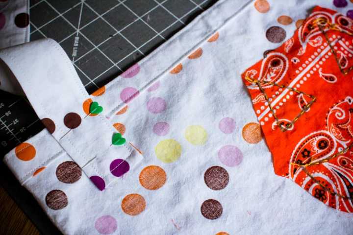 pillowcase cross-body trick-or-treat bag 14 |www.sparklestories.com| by thistle by thimble