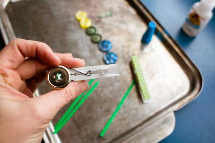 clothespin race cars 8 | www.sparklestories.com| dry gables hands together