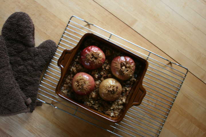 baked apples with cinnamon oat nut stuffing 4