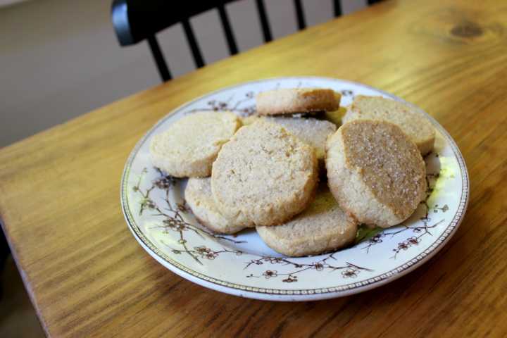 Sparkle Kitchen: Momma B's Tea Cakes