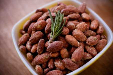 Sparkle Kitchen: Rosemary Spiced Nuts