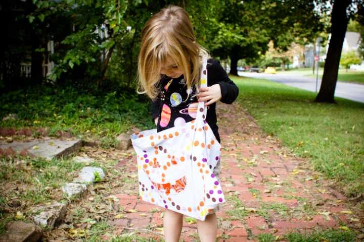 Sparkle Craft: Halloween Special - Pillowcase Cross-Body Trick-or-Treat Bag