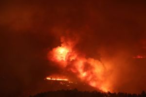 1500 mensen in Noordoost-Spanje geëvacueerd vanwege bosbrand (1)